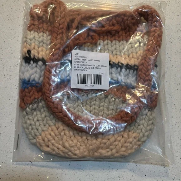 NWT, UO Kimchi Blue chunky crochet striped hobo bag - Picture 12 of 12